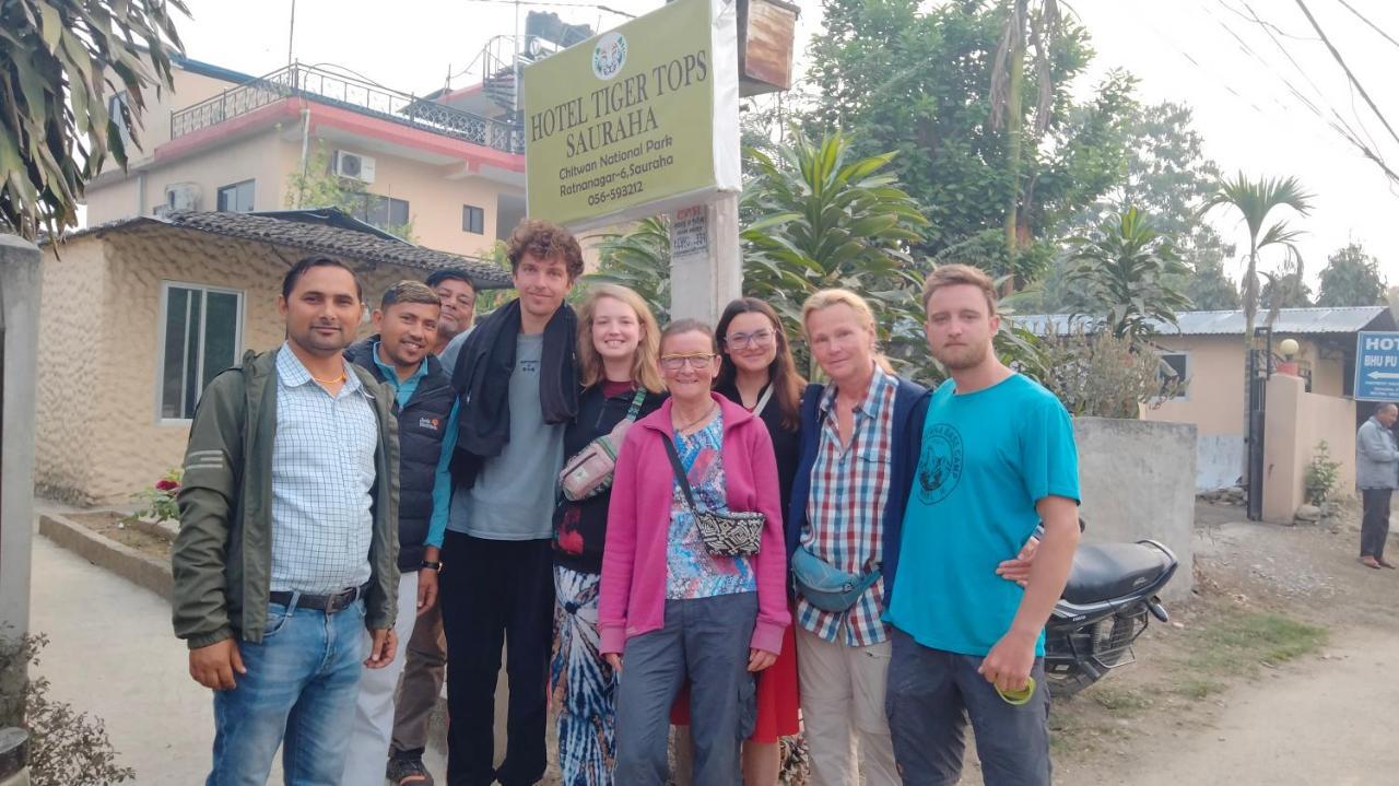 Hotel Tiger Tops Sauraha Exterior photo