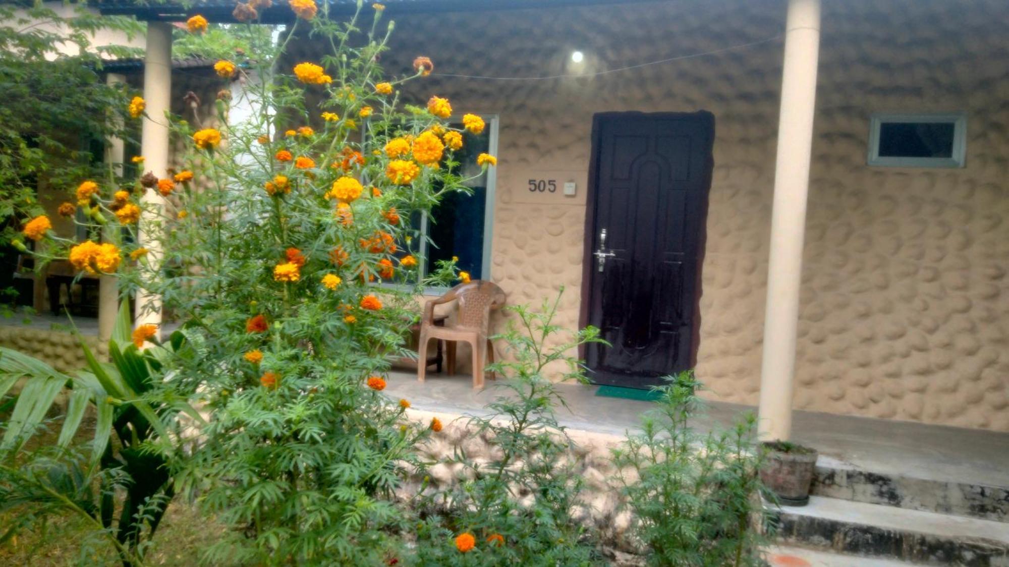 Hotel Tiger Tops Sauraha Room photo