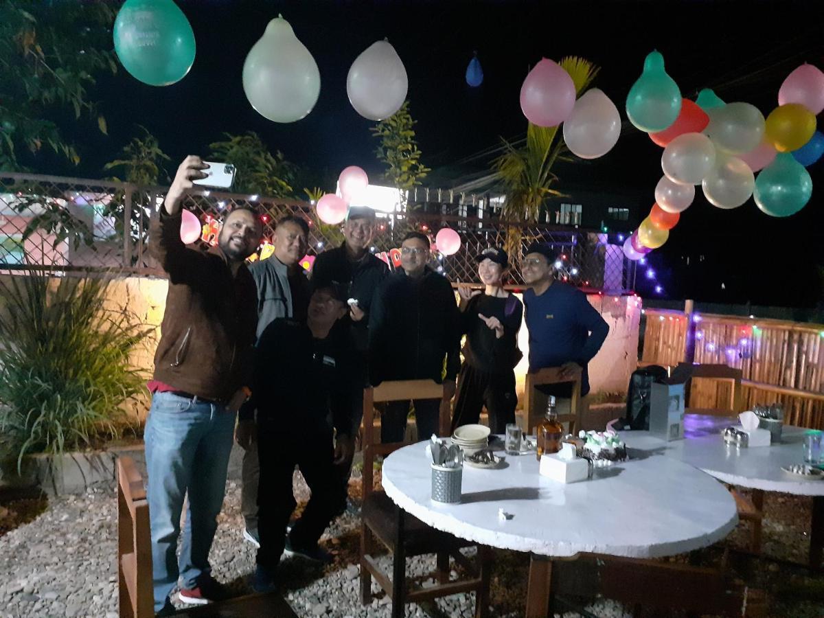 Hotel Tiger Tops Sauraha Exterior photo